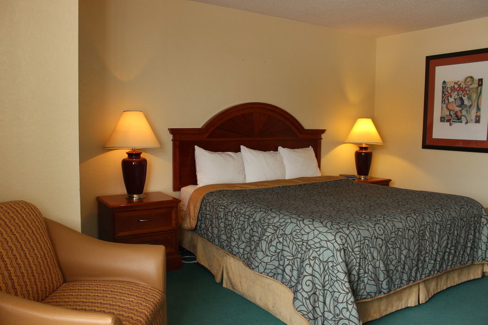 Shawano Four Seasons Resort ภายนอก รูปภาพ