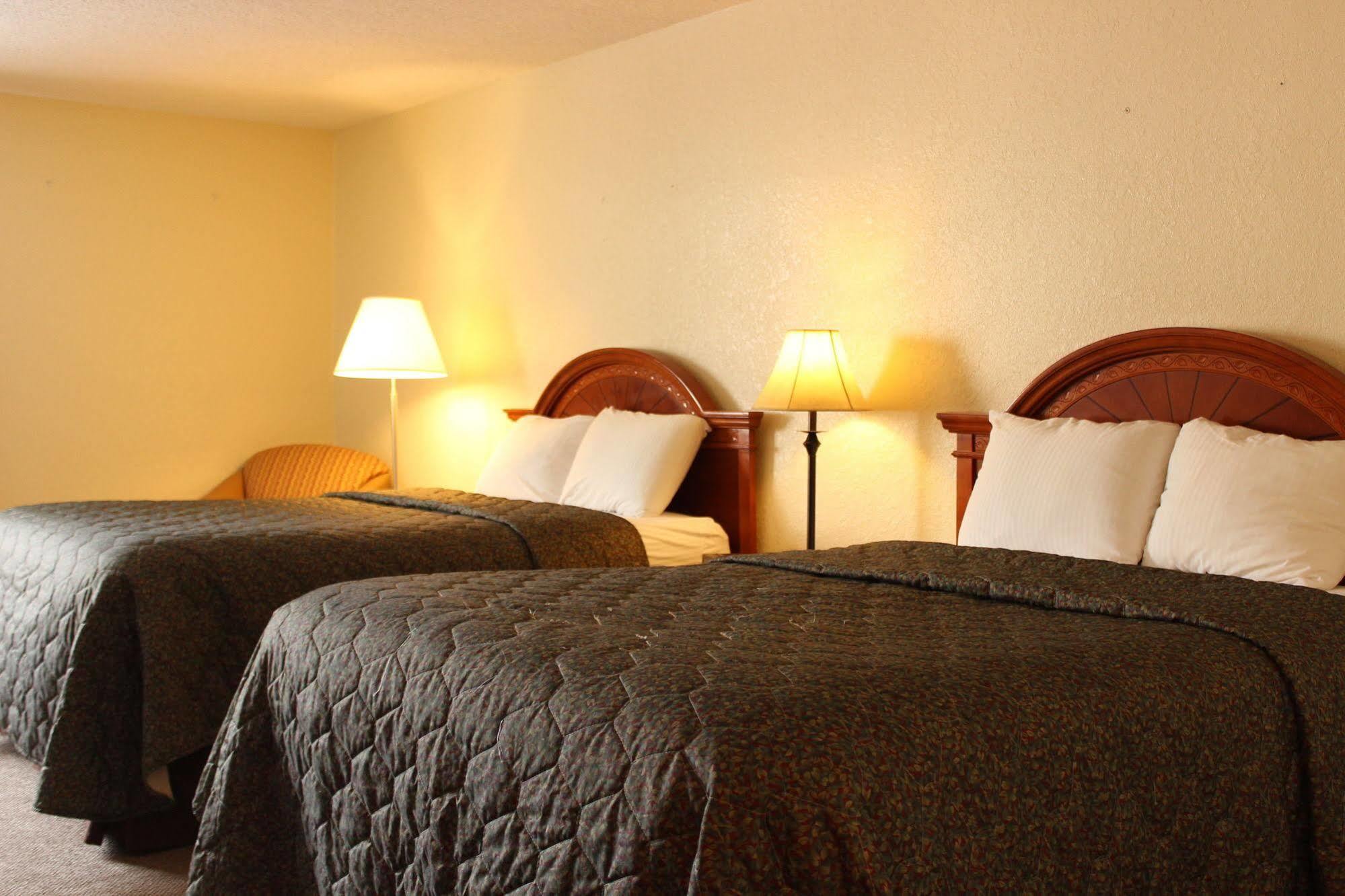 Shawano Four Seasons Resort ภายนอก รูปภาพ